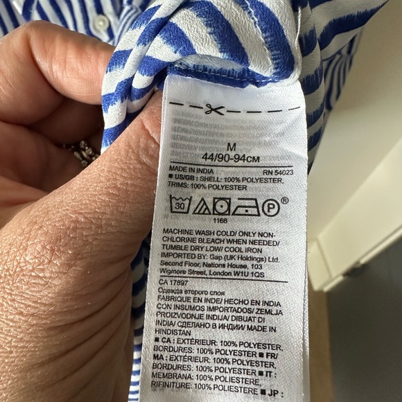 Banana Republic blouse 💙 - Picture 2 of 5